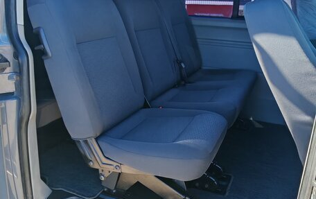 Volkswagen Caravelle T5, 2012 год, 2 299 000 рублей, 23 фотография