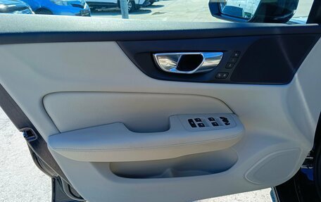 Volvo V60 II, 2018 год, 2 415 000 рублей, 11 фотография