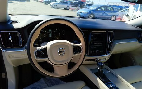 Volvo V60 II, 2018 год, 2 415 000 рублей, 19 фотография