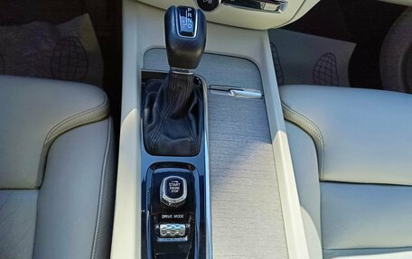 Volvo V60 II, 2018 год, 2 415 000 рублей, 23 фотография