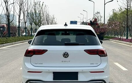 Volkswagen Golf VIII, 2023 год, 1 950 000 рублей, 9 фотография
