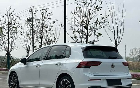 Volkswagen Golf VIII, 2023 год, 1 950 000 рублей, 8 фотография