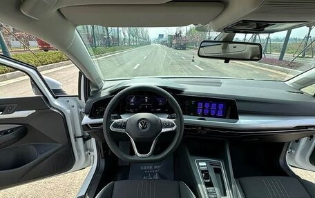 Volkswagen Golf VIII, 2023 год, 1 950 000 рублей, 17 фотография