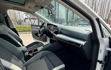 Volkswagen Golf VIII, 2023 год, 1 950 000 рублей, 24 фотография