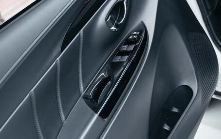 Toyota Yaris XP150 рестайлинг, 2022 год, 1 157 280 рублей, 11 фотография