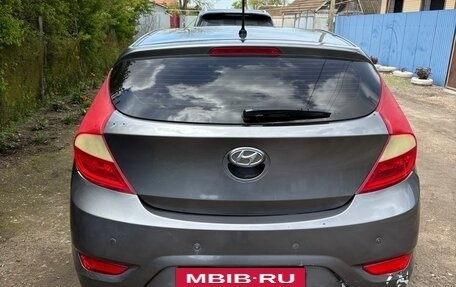 Hyundai Solaris II рестайлинг, 2011 год, 650 000 рублей, 4 фотография