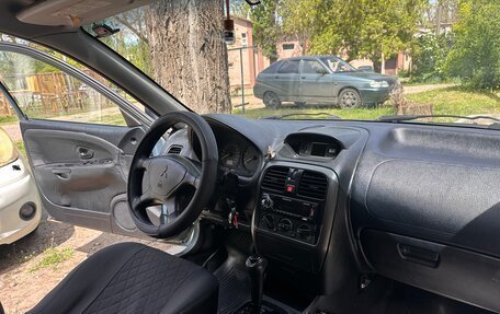 Mitsubishi Carisma I, 2002 год, 330 000 рублей, 11 фотография