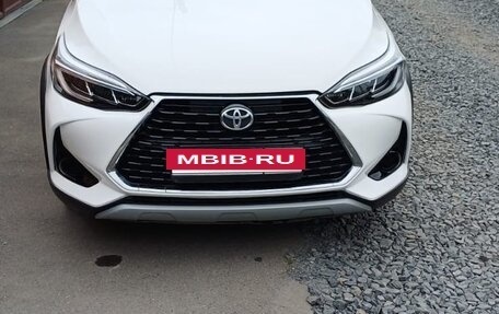 Toyota Yaris XP150 рестайлинг, 2021 год, 1 650 000 рублей, 2 фотография