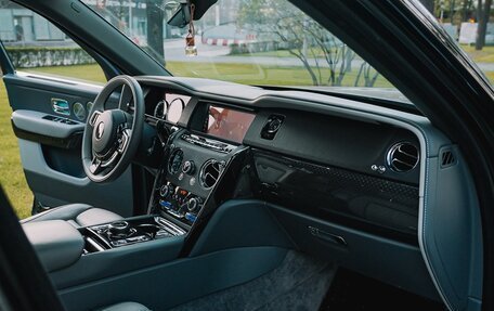 Rolls-Royce Cullinan, 2020 год, 31 300 000 рублей, 8 фотография