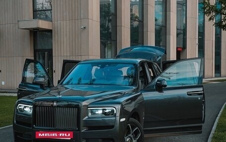 Rolls-Royce Cullinan, 2020 год, 31 300 000 рублей, 16 фотография