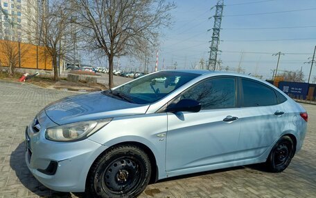 Hyundai Solaris II рестайлинг, 2013 год, 850 000 рублей, 5 фотография