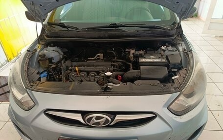 Hyundai Solaris II рестайлинг, 2013 год, 850 000 рублей, 3 фотография
