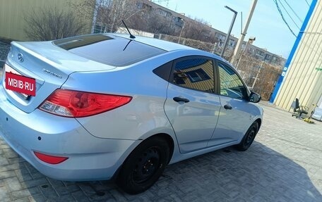 Hyundai Solaris II рестайлинг, 2013 год, 850 000 рублей, 6 фотография