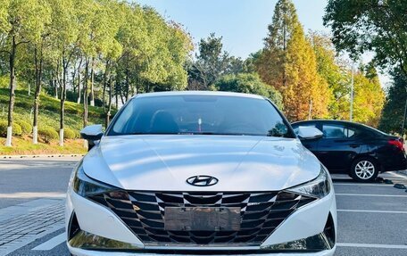 Hyundai Elantra, 2022 год, 1 580 000 рублей, 3 фотография