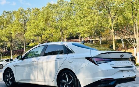 Hyundai Elantra, 2022 год, 1 580 000 рублей, 5 фотография