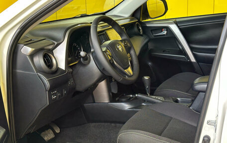 Toyota RAV4, 2017 год, 2 259 000 рублей, 11 фотография