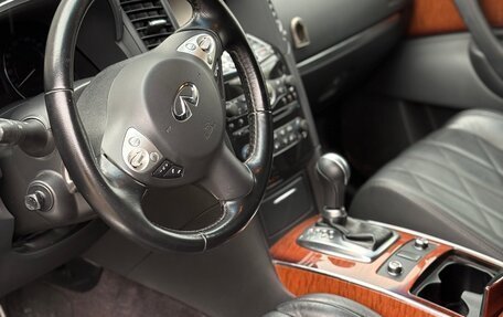 Infiniti QX70, 2014 год, 2 200 000 рублей, 4 фотография