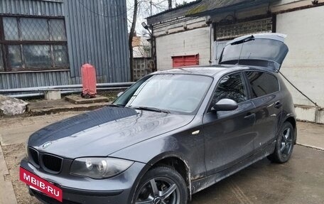 BMW 1 серия, 2005 год, 550 000 рублей, 2 фотография