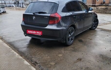 BMW 1 серия, 2005 год, 550 000 рублей, 3 фотография