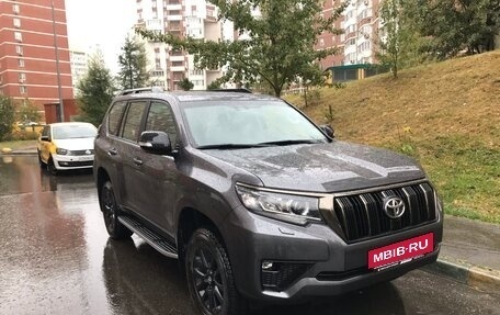 Toyota Land Cruiser Prado 150 рестайлинг 2, 2021 год, 8 200 000 рублей, 4 фотография