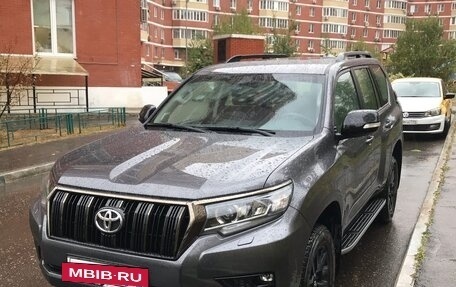 Toyota Land Cruiser Prado 150 рестайлинг 2, 2021 год, 8 200 000 рублей, 7 фотография