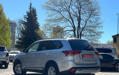 Mitsubishi Outlander III рестайлинг 3, 2021 год, 2 599 000 рублей, 6 фотография