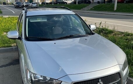 Mitsubishi Outlander III рестайлинг 3, 2011 год, 1 100 000 рублей, 1 фотография