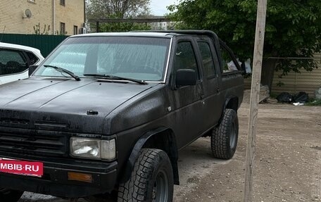 Nissan Terrano II рестайлинг, 1989 год, 430 000 рублей, 2 фотография