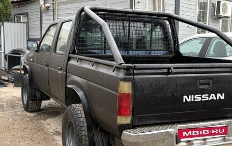 Nissan Terrano II рестайлинг, 1989 год, 430 000 рублей, 3 фотография