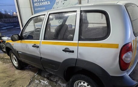 Chevrolet Niva I рестайлинг, 2010 год, 330 000 рублей, 4 фотография