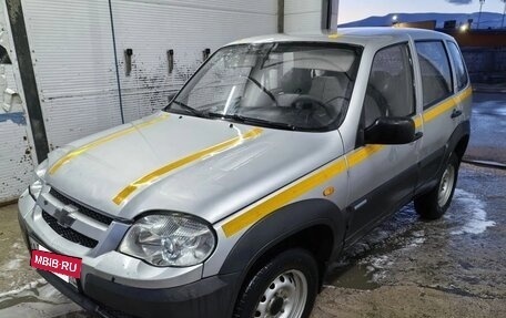Chevrolet Niva I рестайлинг, 2010 год, 330 000 рублей, 3 фотография