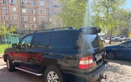 Toyota Land Cruiser 100 рестайлинг 2, 2005 год, 2 350 000 рублей, 3 фотография