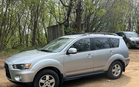 Mitsubishi Outlander III рестайлинг 3, 2011 год, 1 100 000 рублей, 7 фотография