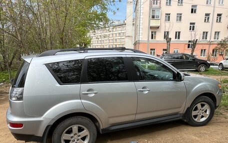Mitsubishi Outlander III рестайлинг 3, 2011 год, 1 100 000 рублей, 8 фотография
