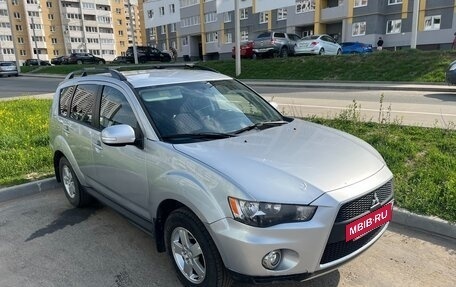 Mitsubishi Outlander III рестайлинг 3, 2011 год, 1 100 000 рублей, 2 фотография