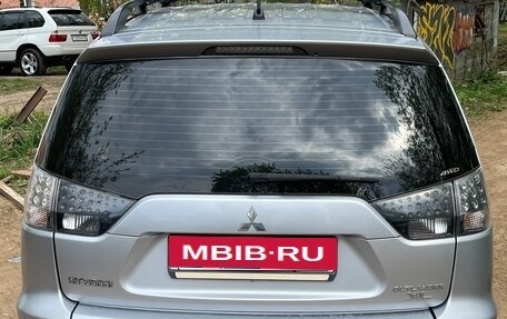 Mitsubishi Outlander III рестайлинг 3, 2011 год, 1 100 000 рублей, 10 фотография