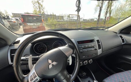 Mitsubishi Outlander III рестайлинг 3, 2011 год, 1 100 000 рублей, 22 фотография