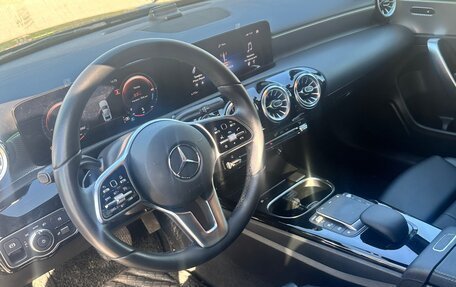 Mercedes-Benz A-Класс, 2021 год, 3 400 000 рублей, 3 фотография
