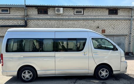 Toyota HiAce H200, 2010 год, 2 250 000 рублей, 3 фотография