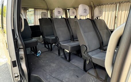 Toyota HiAce H200, 2010 год, 2 250 000 рублей, 9 фотография