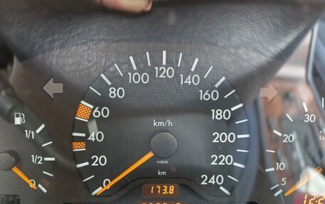 Mercedes-Benz C-Класс, 1994 год, 350 000 рублей, 15 фотография