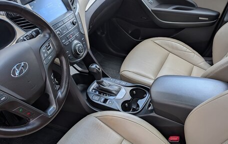 Hyundai Santa Fe III рестайлинг, 2017 год, 2 390 000 рублей, 13 фотография