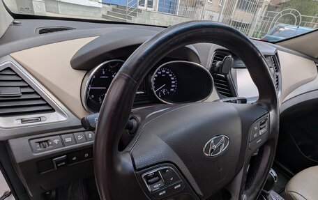 Hyundai Santa Fe III рестайлинг, 2017 год, 2 390 000 рублей, 17 фотография