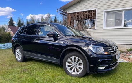 Volkswagen Tiguan II, 2019 год, 3 060 000 рублей, 7 фотография
