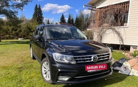 Volkswagen Tiguan II, 2019 год, 3 060 000 рублей, 6 фотография