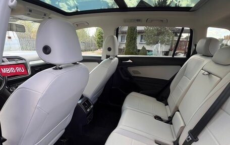 Volkswagen Tiguan II, 2019 год, 3 060 000 рублей, 19 фотография