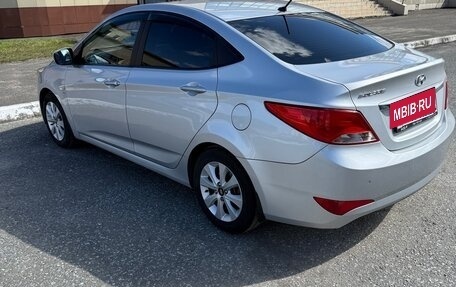 Hyundai Solaris II рестайлинг, 2016 год, 1 000 000 рублей, 2 фотография