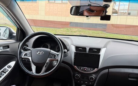 Hyundai Solaris II рестайлинг, 2016 год, 1 000 000 рублей, 8 фотография