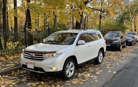 Toyota Highlander III, 2011 год, 1 970 000 рублей, 1 фотография