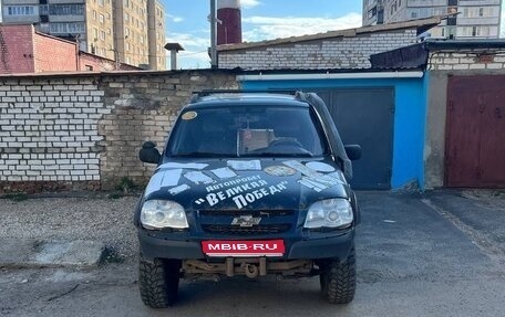 Chevrolet Niva I рестайлинг, 2011 год, 200 000 рублей, 1 фотография